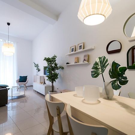 Apartamentos Diaber Gerona 22 Севиля Екстериор снимка