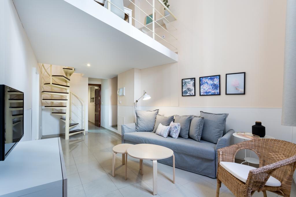 Apartamentos Diaber Gerona 22 Севиля Екстериор снимка