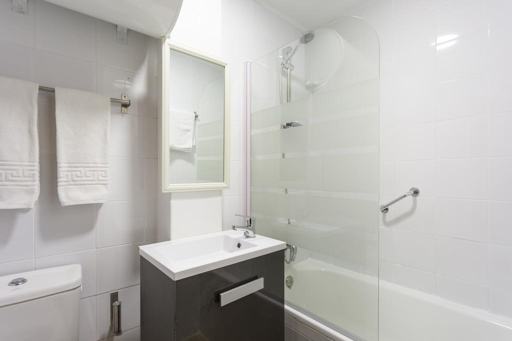 Apartamentos Diaber Gerona 22 Севиля Екстериор снимка