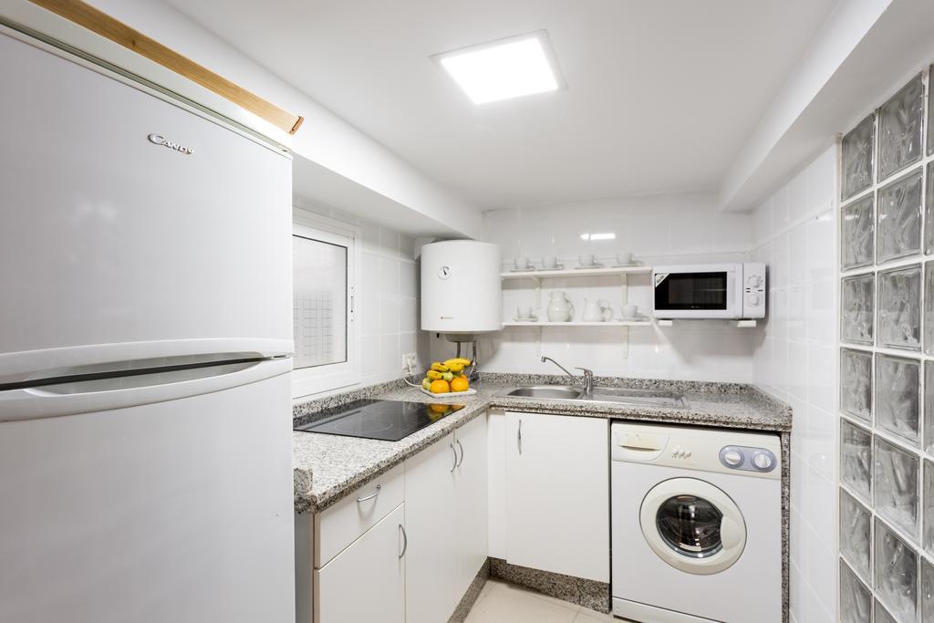 Apartamentos Diaber Gerona 22 Севиля Екстериор снимка