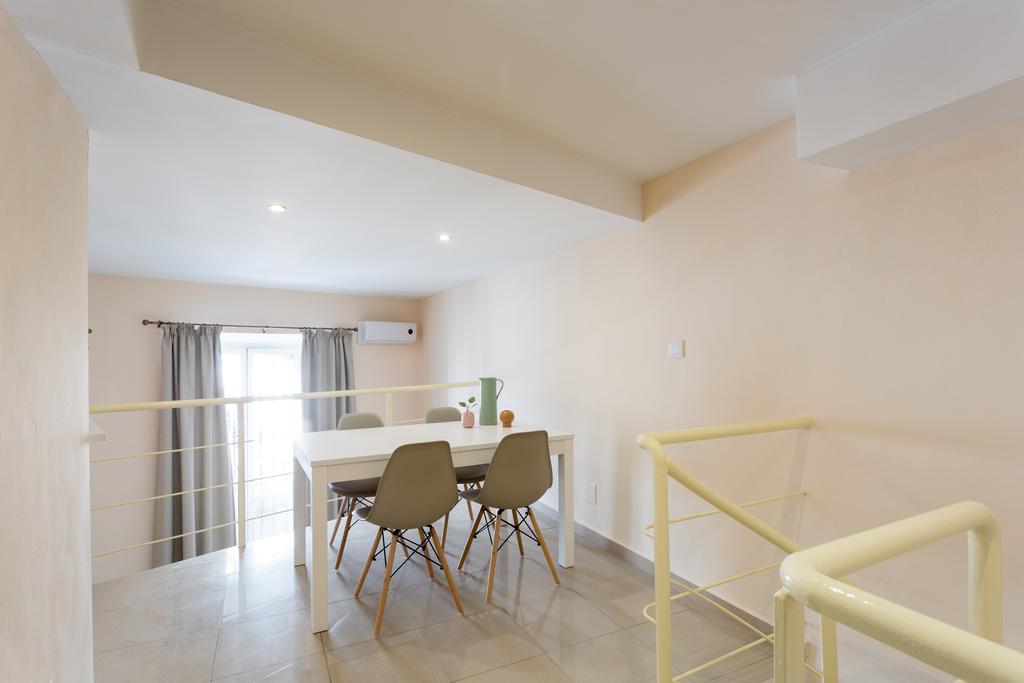 Apartamentos Diaber Gerona 22 Севиля Екстериор снимка