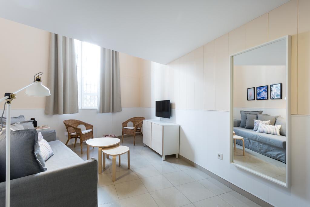 Apartamentos Diaber Gerona 22 Севиля Екстериор снимка