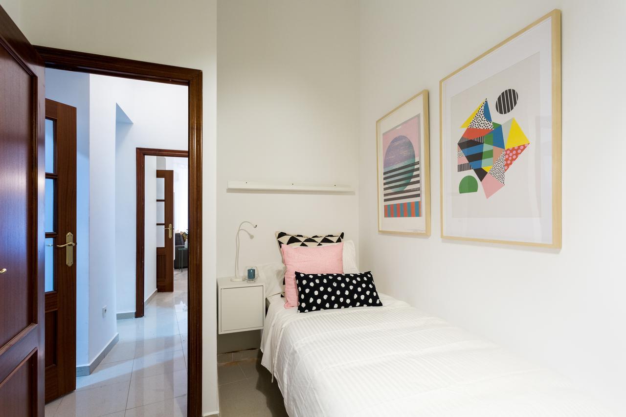 Apartamentos Diaber Gerona 22 Севиля Екстериор снимка