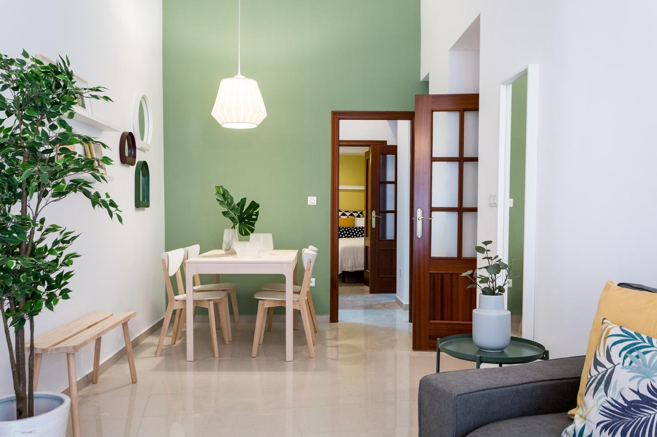 Apartamentos Diaber Gerona 22 Севиля Екстериор снимка
