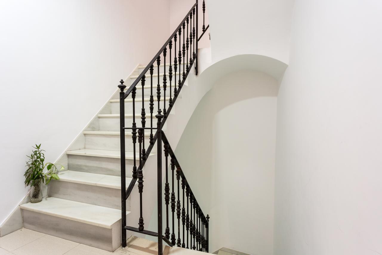 Apartamentos Diaber Gerona 22 Севиля Екстериор снимка