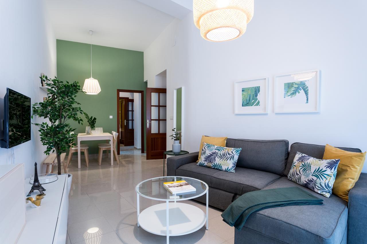 Apartamentos Diaber Gerona 22 Севиля Екстериор снимка