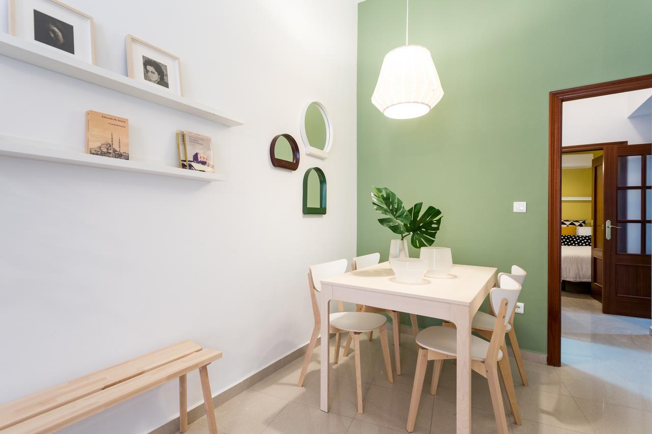 Apartamentos Diaber Gerona 22 Севиля Екстериор снимка