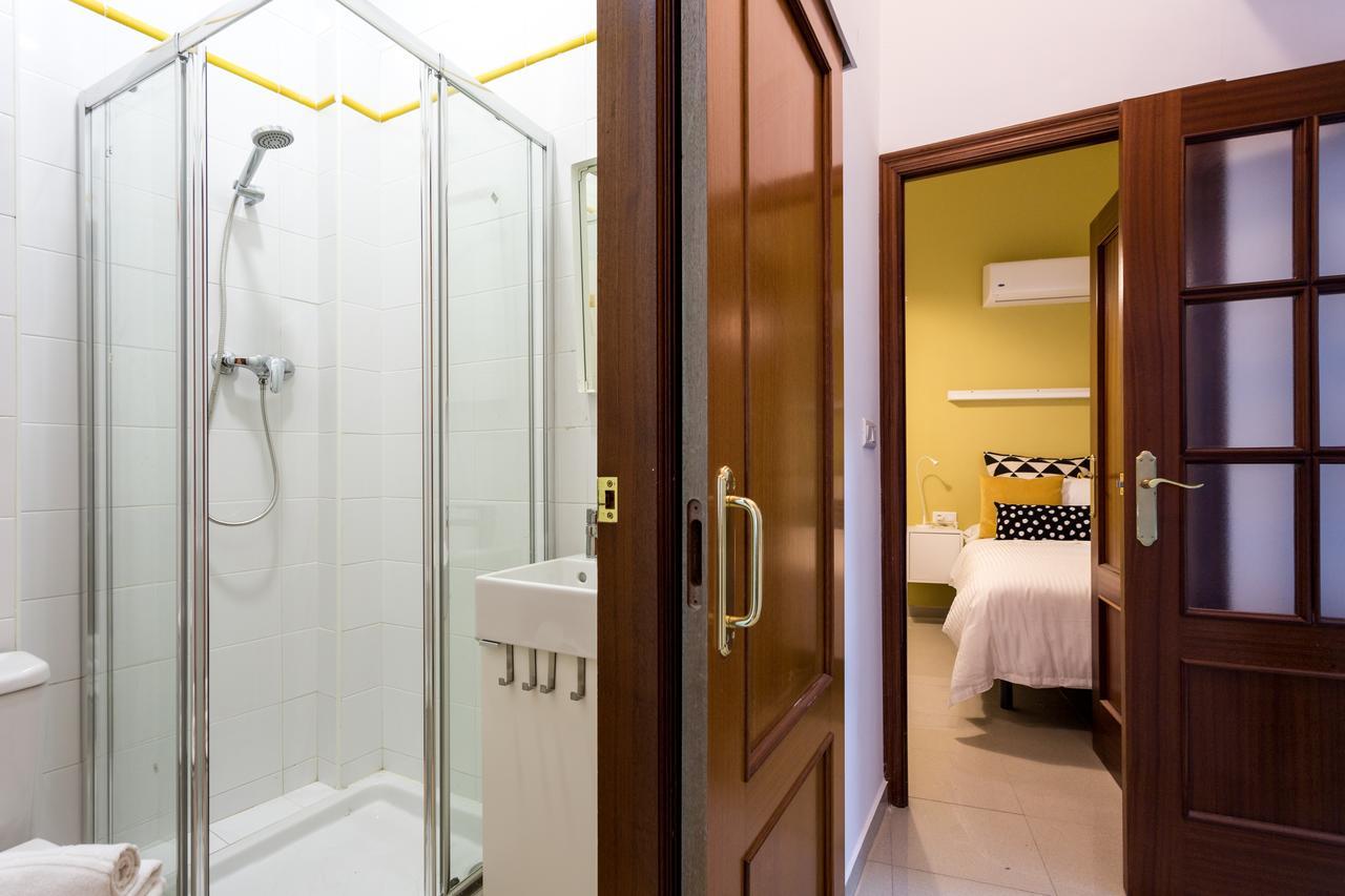 Apartamentos Diaber Gerona 22 Севиля Екстериор снимка